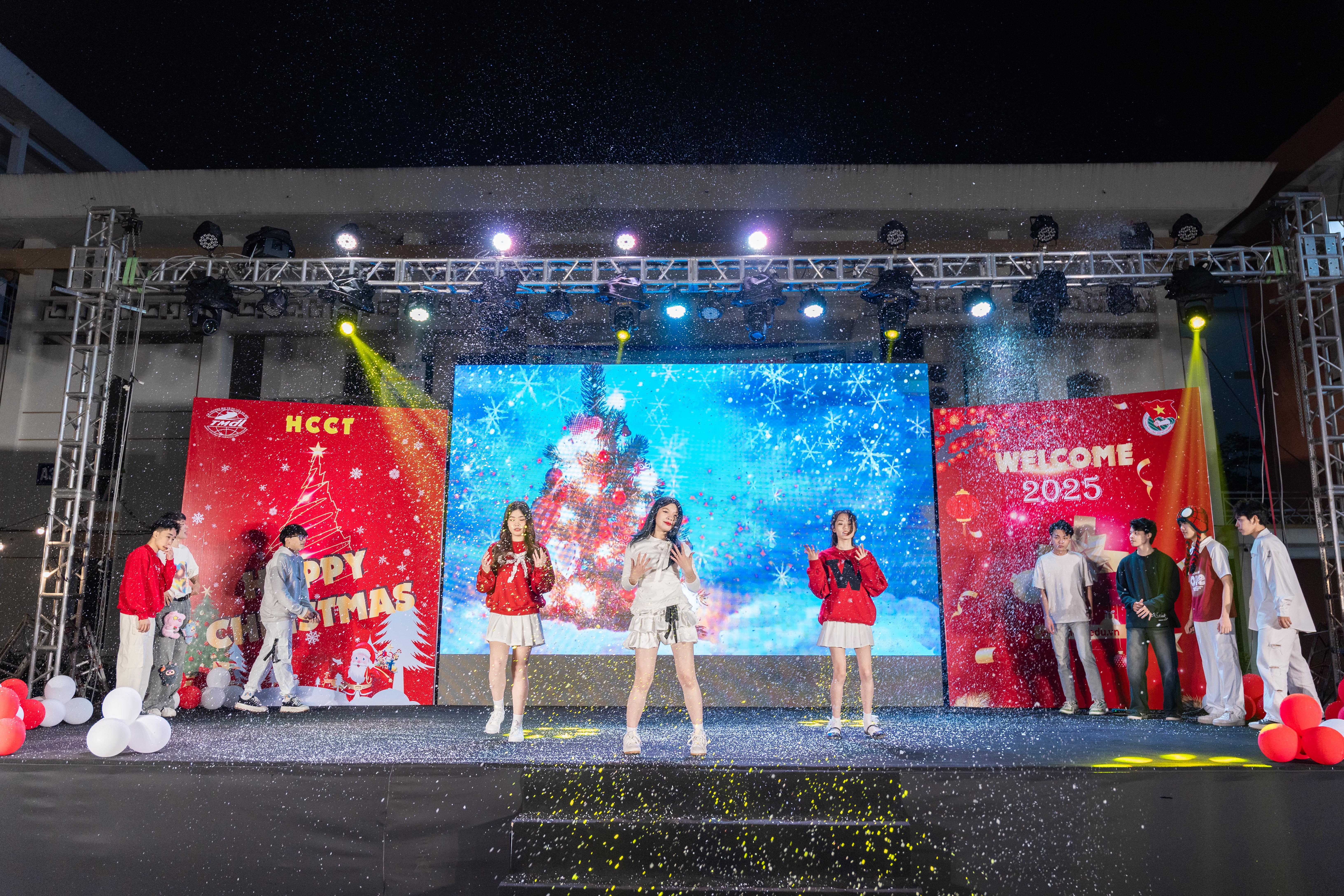 Đêm hội “Happy Christmas” — hình 2
